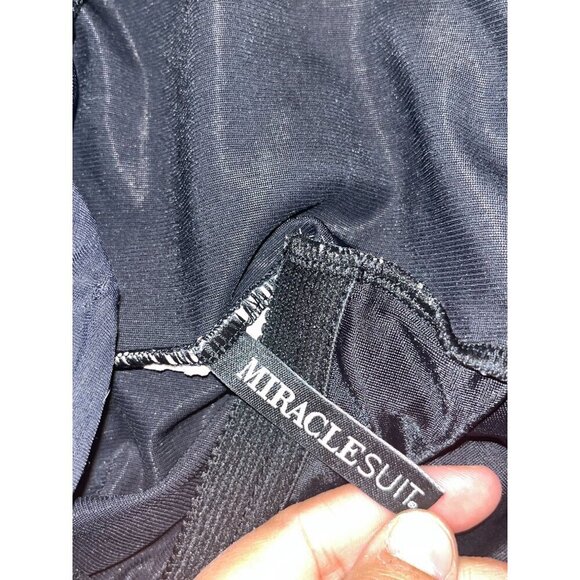 Miraclesuit Black Floral One-Piece Swimsuit With Ruching & Supportive Fit MEdium - Picture 5 of 5